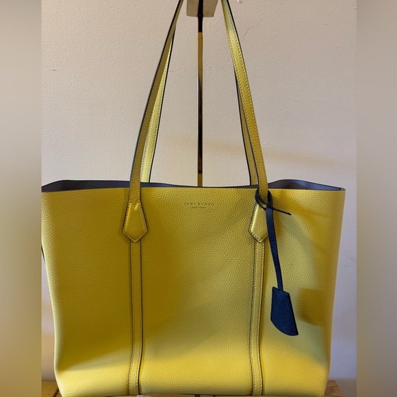 Tory Burch Handbags - Authentic Tory Burch Triple Compartment Perry